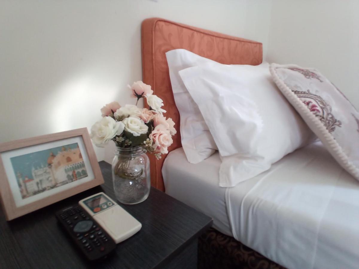 Alveare Bed & Breakfast Rome Extérieur photo